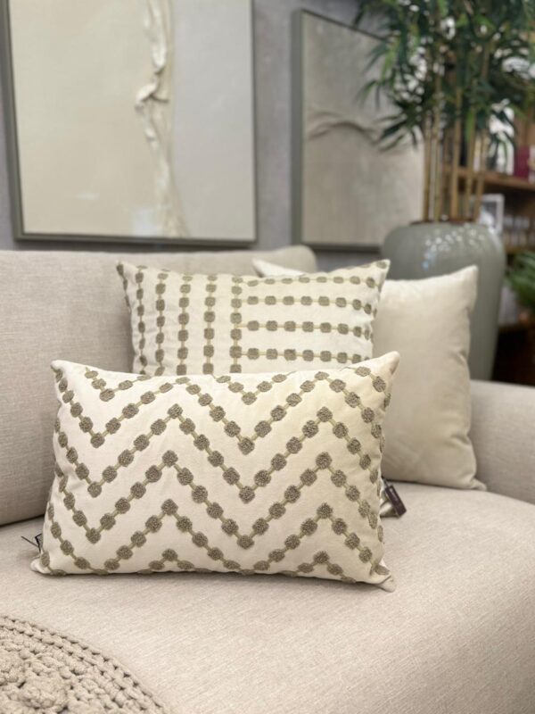 Almofada Rim Vel Off 52x52 Bord Fino + Bloucle Geo Fendi