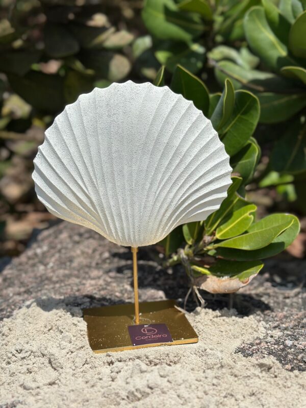 Escultura de Concha em Resina - P