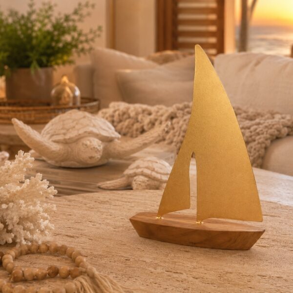 Veleiro Decorativo Pequeno | Escultura Náutica Sofisticada para Ambientes Elegantes