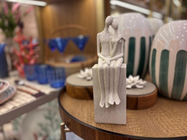 Escultura Decorativa Nós Dois – Arte Moderna e Sofisticada para Ambientes Elegantes
