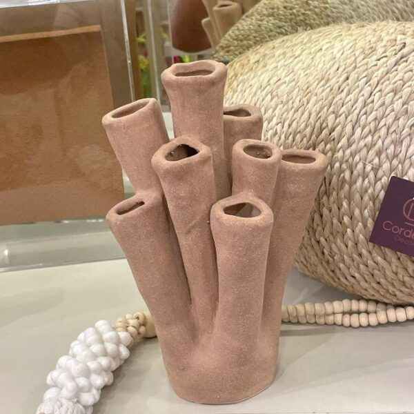 Vaso Marítimo Pequeno em Cerâmica Bege | Escultura Decorativa Orgânica para Ambientes Sofisticados
